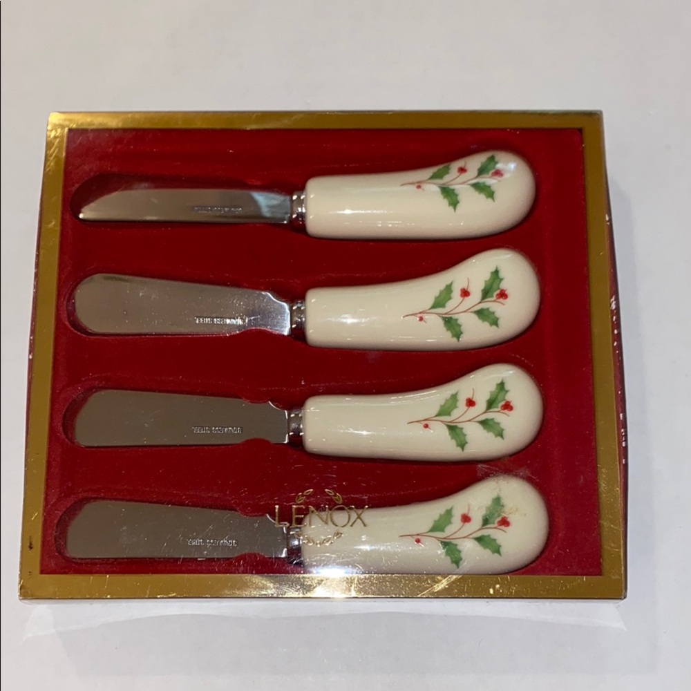 Lenox Red and Green Dining Set